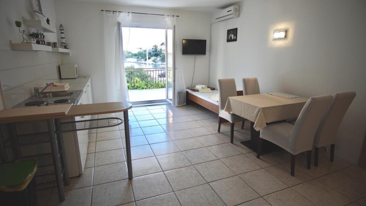 Apartments Victoria Трогір Екстер'єр фото