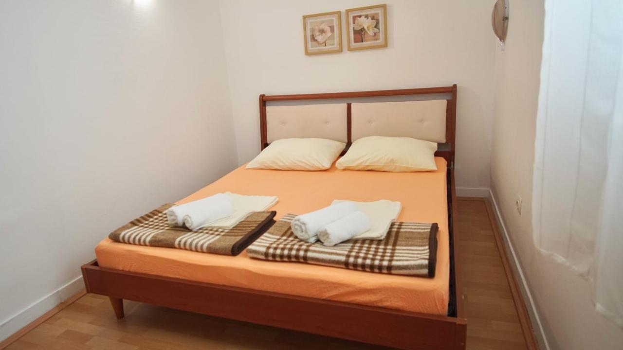 Apartments Victoria Трогір Екстер'єр фото
