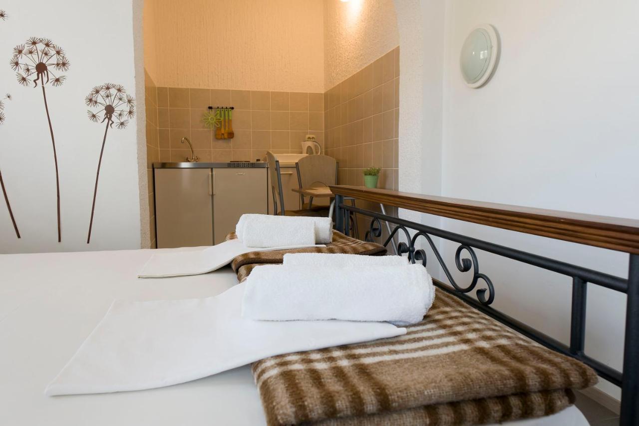 Apartments Victoria Трогір Екстер'єр фото