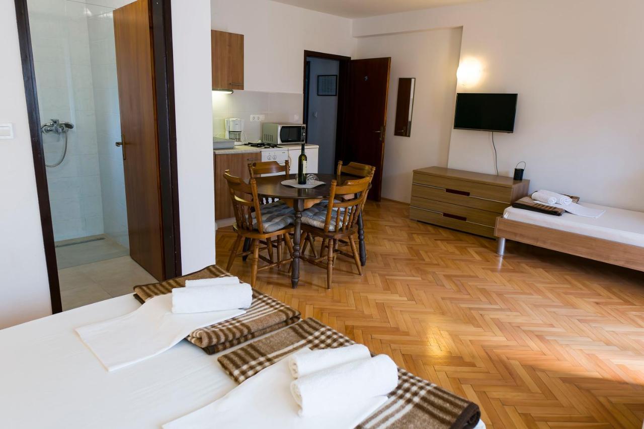 Apartments Victoria Трогір Екстер'єр фото