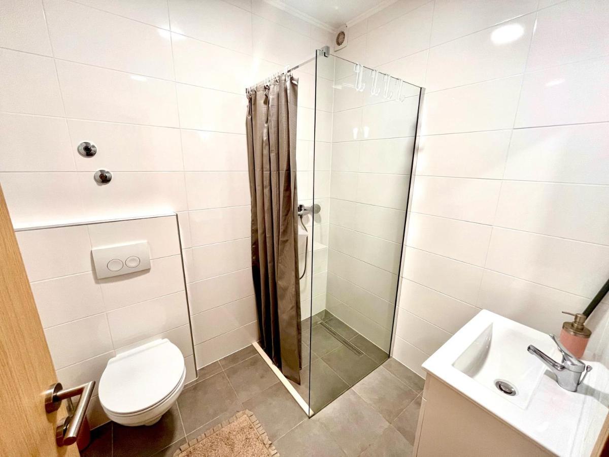 Apartments Victoria Трогір Екстер'єр фото