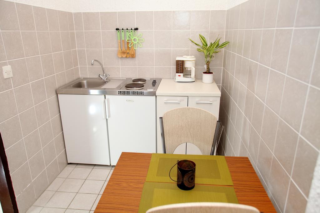 Apartments Victoria Трогір Екстер'єр фото