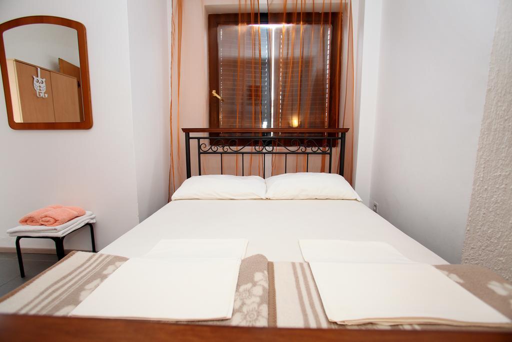 Apartments Victoria Трогір Екстер'єр фото